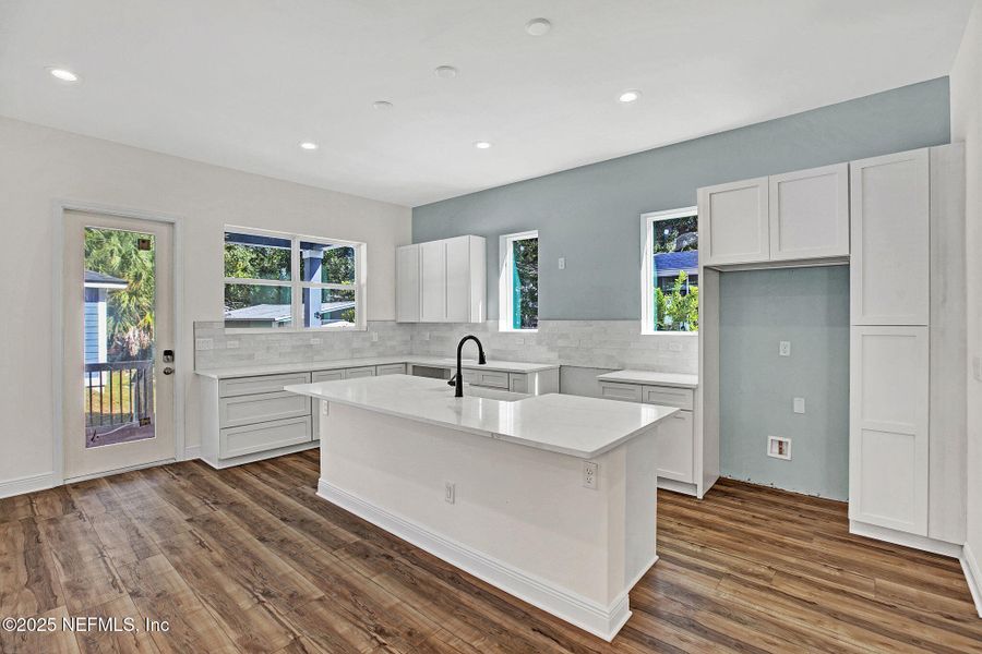 Furnished interior view inside a new home in , Jacksonville (Image 7).