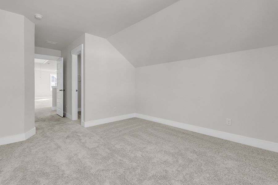 Spacious, unfurnished interior of a new home in Six Oaks, Summerville (Image 42).