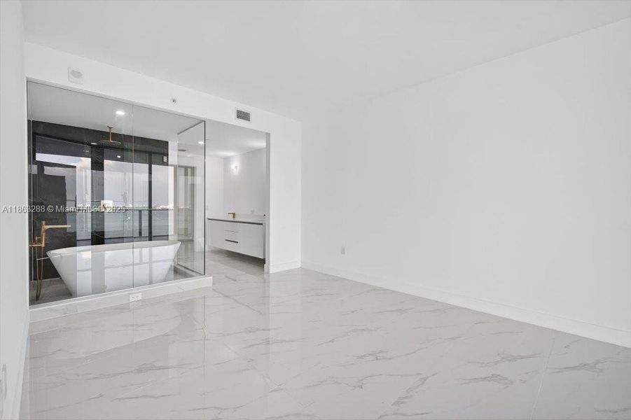 Image 37 of a home in .