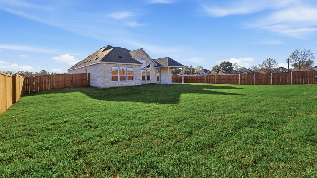 Exterior details and patio area of a home in Lakeshore Bluffs, Shady Shores (Image 27).