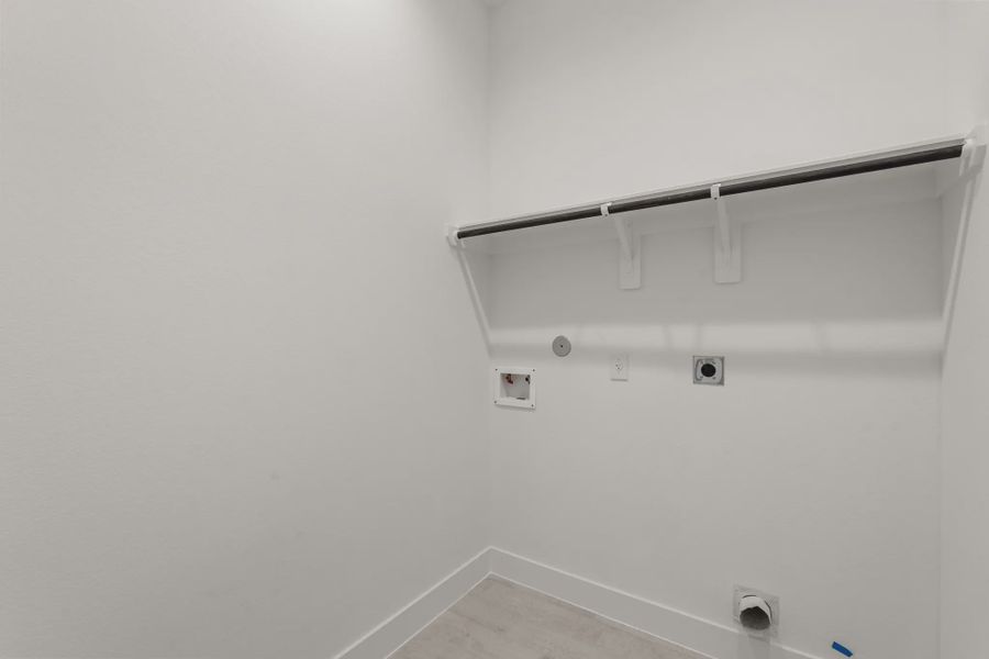 Representative unfurnished interior of a home built from the Fairway by Chesmar Homes in Riceland Alley Loads, Mont Belvieu (Image 20).