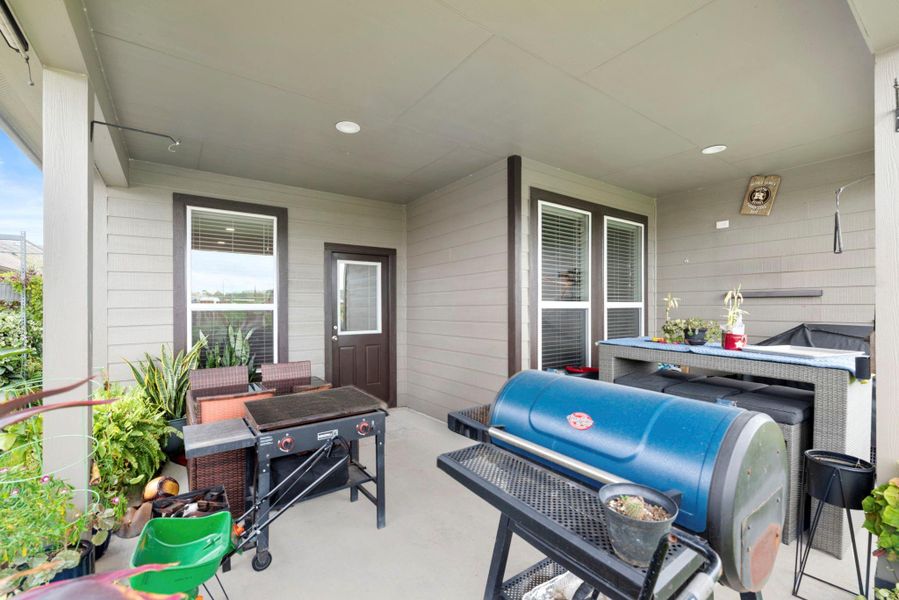 Furnished interior view inside a new home in Edgewood Village, Houston (Image 29). Furnished interior view inside a new home in Edgewood Village, Houston (Image 29).