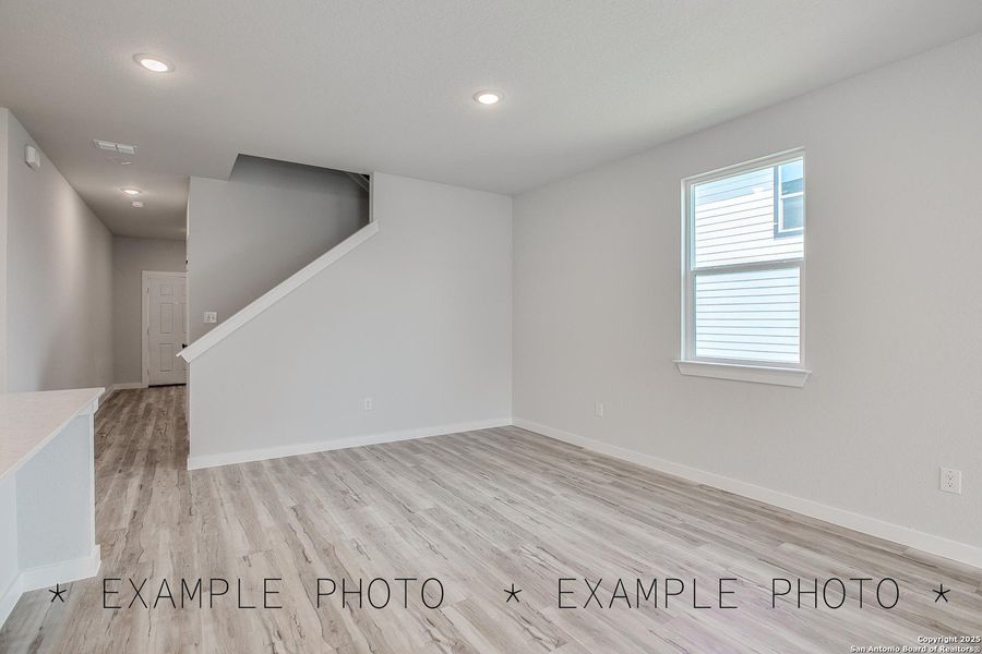Spacious, unfurnished interior of a new home in Hiddenbrooke, Seguin (Image 17).
