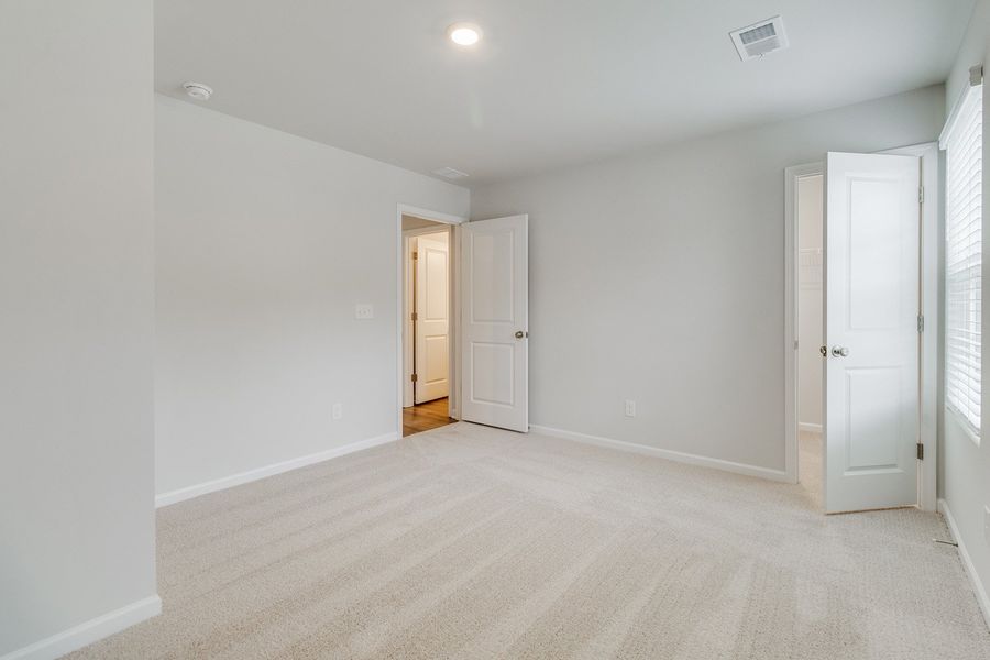 Spacious, unfurnished interior of a new home in Killians Crossing, Blythewood (Image 32).