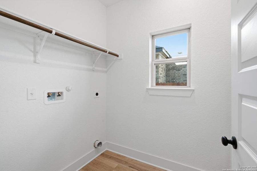 Spacious, unfurnished interior of a new home in Stillwater Ranch, San Antonio (Image 39). Spacious, unfurnished interior of a new home in Stillwater Ranch, San Antonio (Image 39).