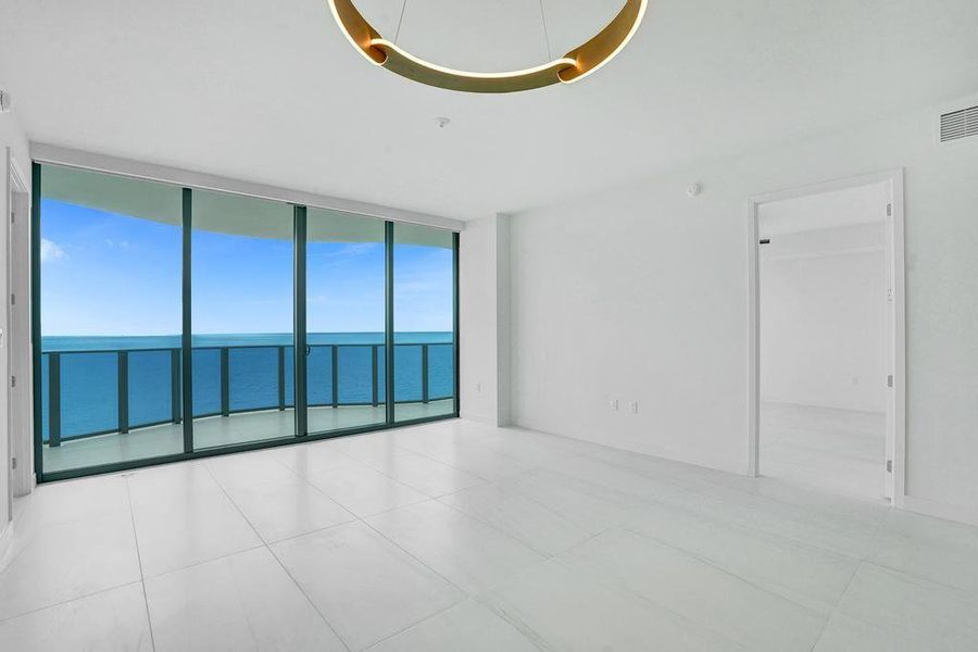 Spacious, unfurnished interior of a new home in Casamar, Pompano Beach (Image 21). Spacious, unfurnished interior of a new home in Casamar, Pompano Beach (Image 21).
