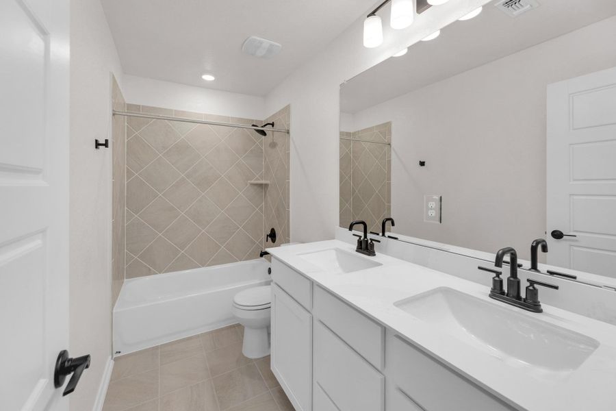 Furnished interior view inside a new home in Overlook Ranch, Georgetown (Image 14).