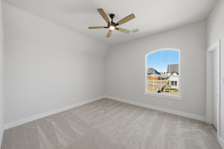 Spacious, unfurnished interior of a new home in Brookhollow West, Prosper (Image 25).
