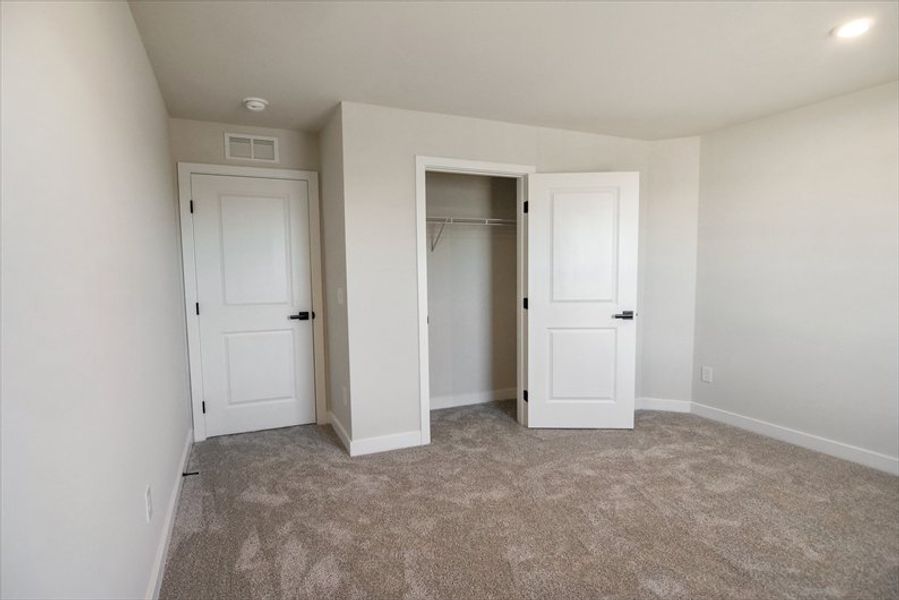 Spacious, unfurnished interior of a new home in Berkeley, Spartanburg (Image 41).