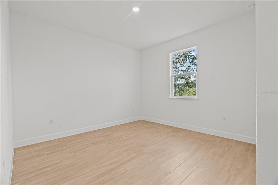 Spacious, unfurnished interior of a new home in , Orlando (Image 22).