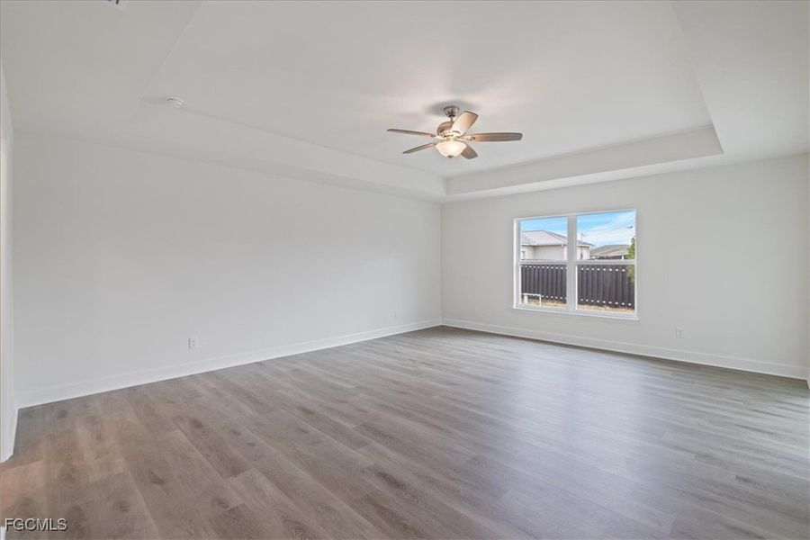 Spacious, unfurnished interior of a new home in Cape Coral, Cape Coral (Image 24).