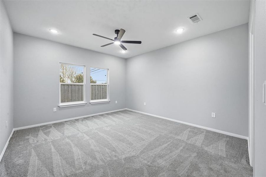 Spacious, unfurnished interior of a new home in , Farmers Branch (Image 27).