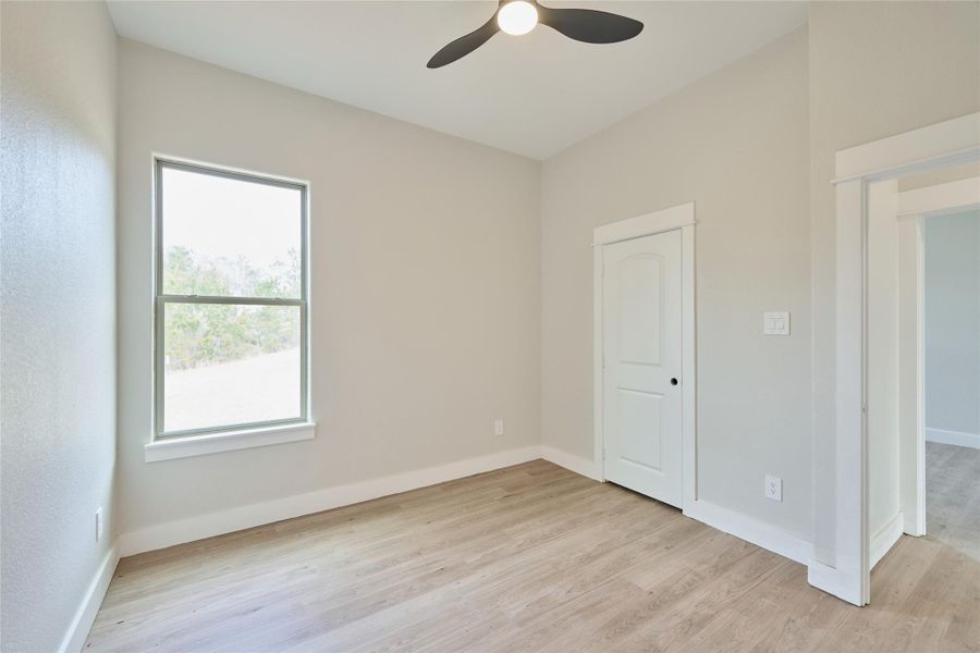 Spacious, unfurnished interior of a new home in , Huntsville (Image 26).