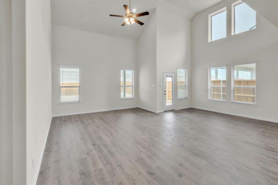 Spacious, unfurnished interior of a new home in The Landing at Hidden Lakes, McKinney (Image 20).