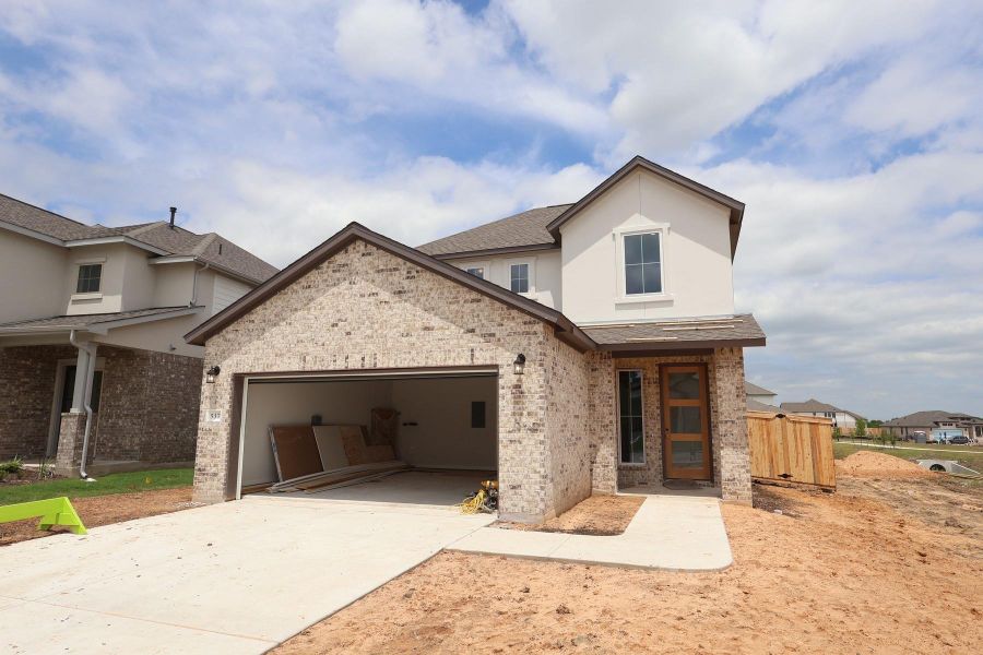 Image 15 of a home in Flora.