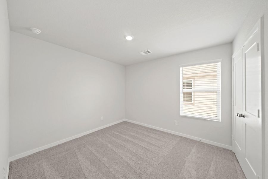 Spacious, unfurnished interior of a new home in Lakes at Black Oak, Magnolia (Image 17).