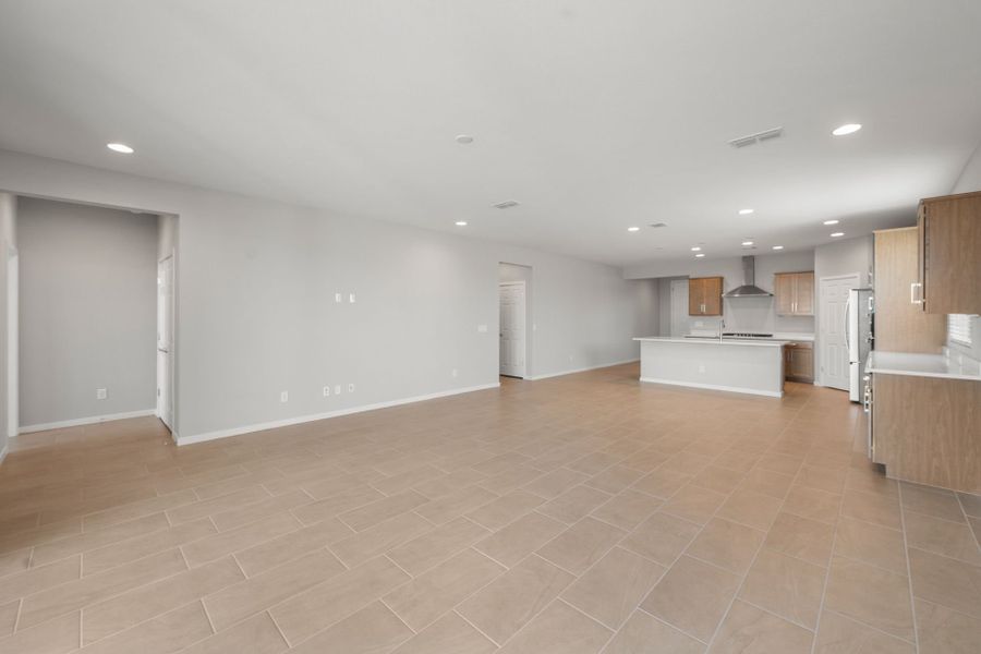 Spacious, unfurnished interior of a new home in Blossom Rock, Apache Junction (Image 16).
