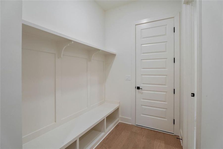 Spacious, unfurnished interior of a new home in Long Hollow Landing, Gainesville (Image 37).