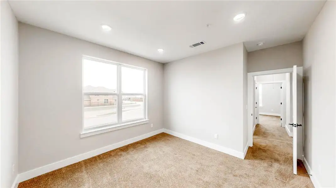 Spacious, unfurnished interior of a new home in , Denton (Image 21).