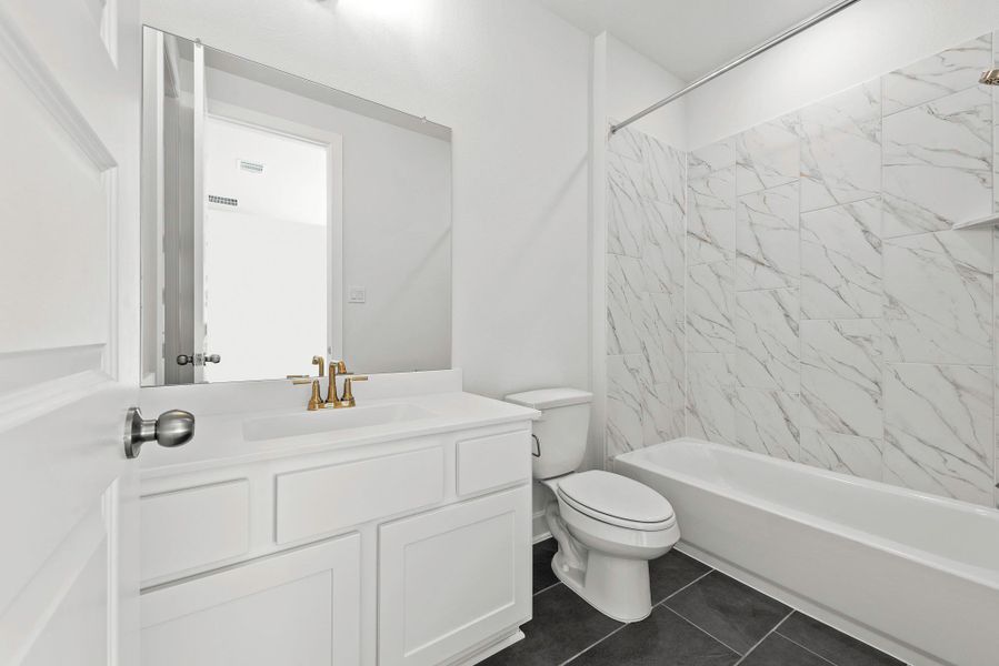 Representative image. Features, selections and colors may vary.