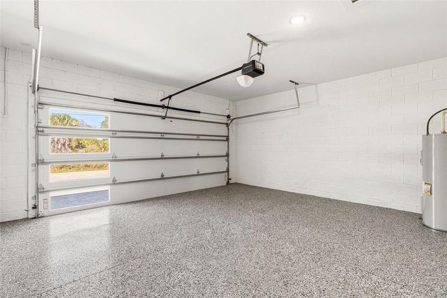 Spacious, unfurnished interior of a new home in , North Port (Image 23).