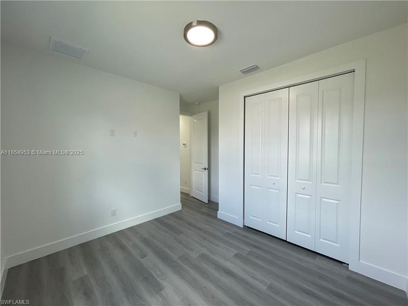 Spacious, unfurnished interior of a new home in , Lehigh Acres (Image 14).