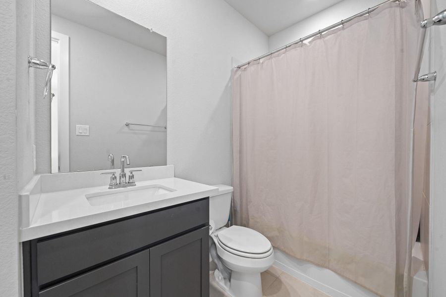 Furnished interior view inside a new home in Marvida 45', Cypress (Image 17). Furnished interior view inside a new home in Marvida 45', Cypress (Image 17).