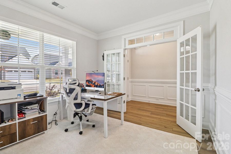 Furnished interior view inside a new home in Hadleigh Park, Lexington (Image 19).