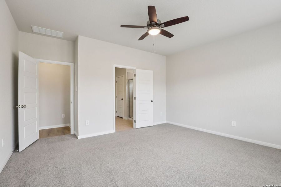 Spacious, unfurnished interior of a new home in Catalina, Converse (Image 42).