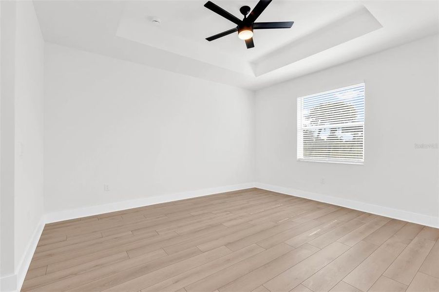 Spacious, unfurnished interior of a new home in , Placida (Image 39).