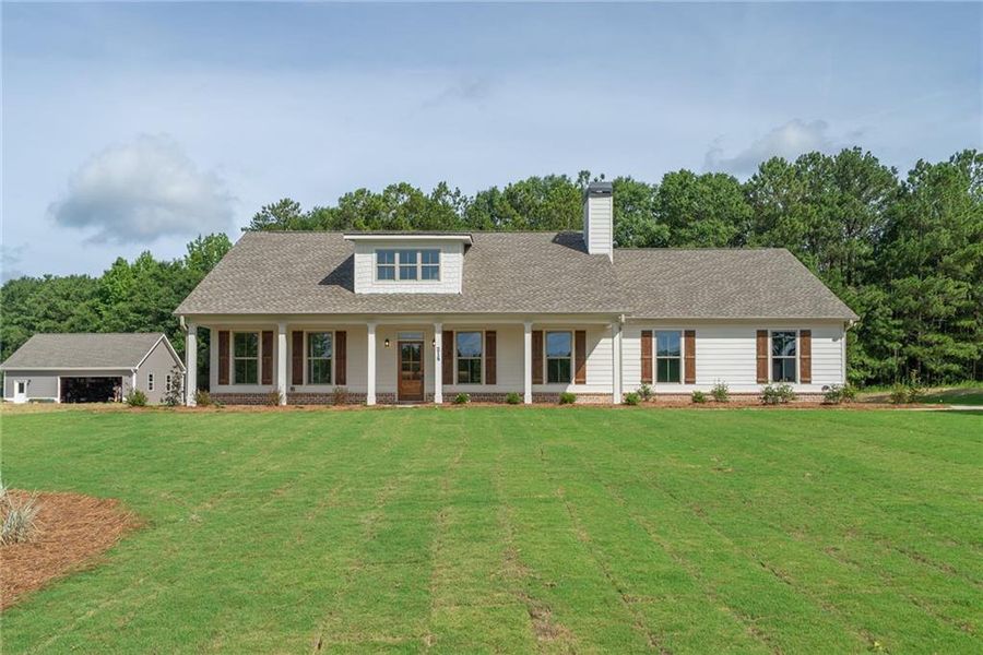 Exterior details and patio area of a home in , Social Circle (Image 4).
