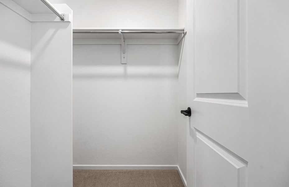 Spacious, unfurnished interior of a new home in Harvest Crossing, Aurora (Image 33).