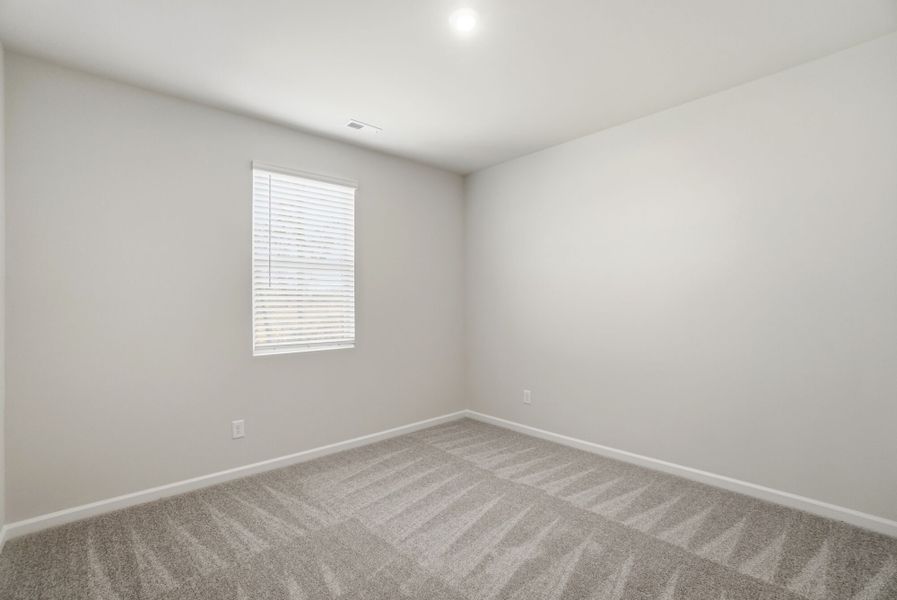 Spacious, unfurnished interior of a new home in Waxhaw Landing, Monroe (Image 21).