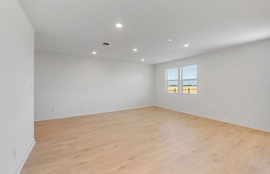 Spacious, unfurnished interior of a new home in Sunfield, Buda (Image 13). Spacious, unfurnished interior of a new home in Sunfield, Buda (Image 13).