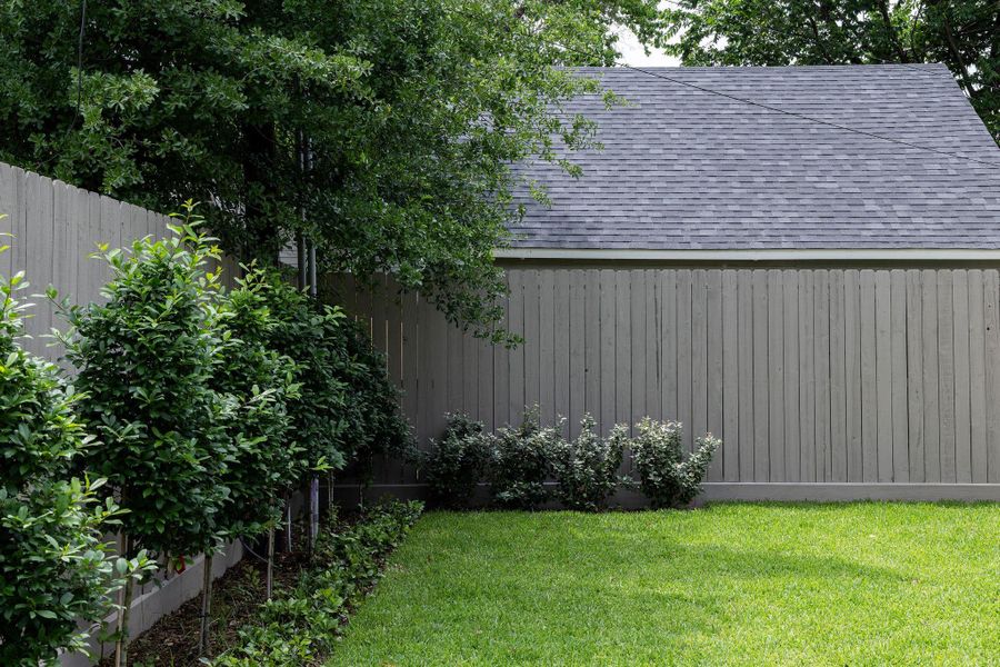 Exterior details and patio area of a home in , Houston (Image 18).