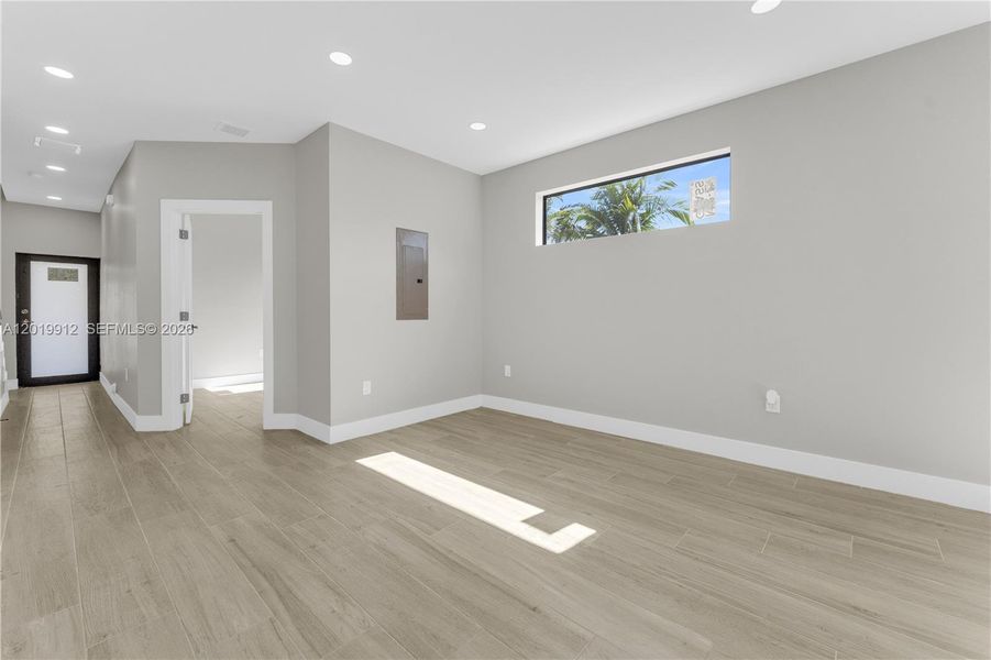 Spacious, unfurnished interior of a new home in , Miami (Image 32).