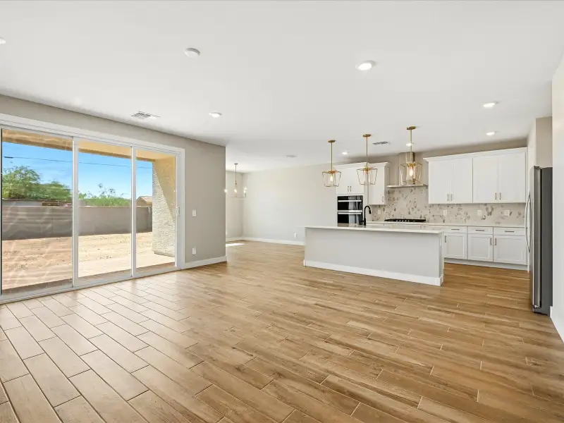 Spacious, unfurnished interior of a new home in Legacy Place, Glendale (Image 8).