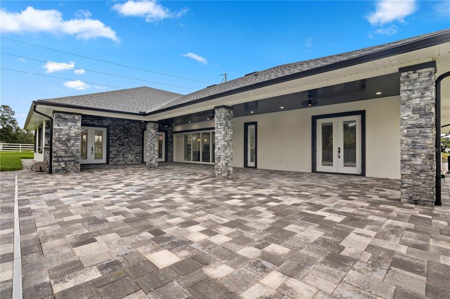 Exterior details and patio area of a home in , Eustis (Image 3).