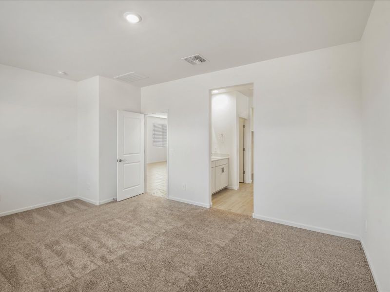 Spacious, unfurnished interior of a new home in Summerstone II, Marana (Image 10). Spacious, unfurnished interior of a new home in Summerstone II, Marana (Image 10).
