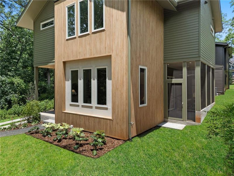 Exterior details and patio area of a home in , Decatur (Image 3).