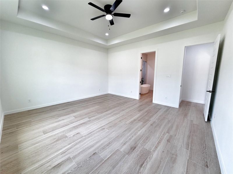 Spacious, unfurnished interior of a new home in , Dayton (Image 26).