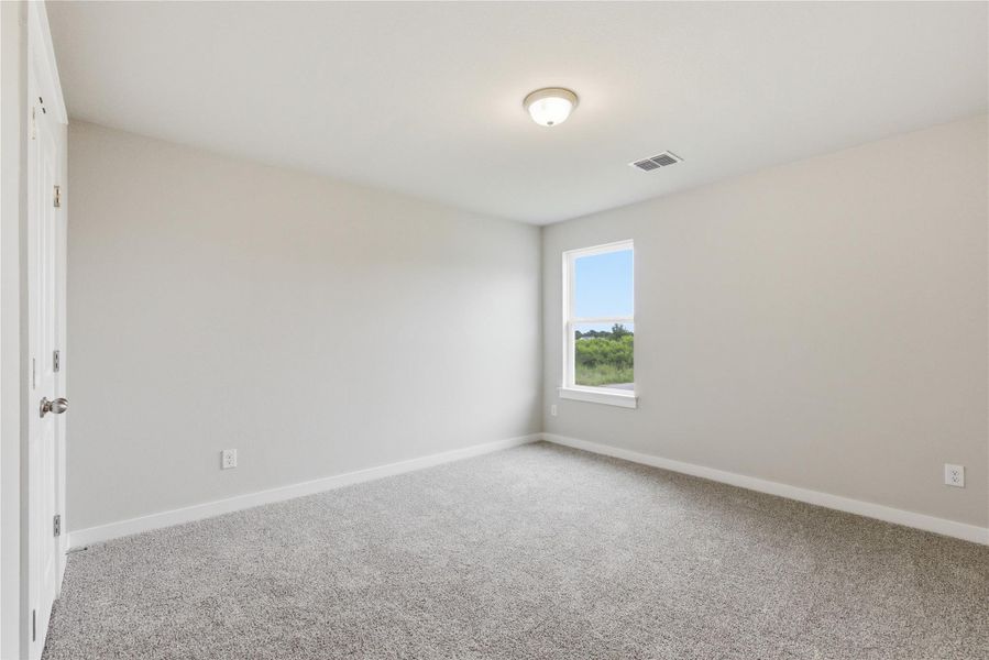 Spacious, unfurnished interior of a new home in Spring Creek, Taylor (Image 17).