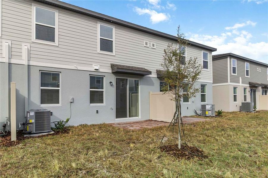 Exterior details and patio area of a home in , St. Cloud (Image 3).