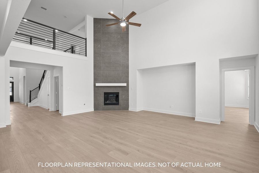 Spacious, unfurnished interior of a new home in Lone Star Landing, Montgomery (Image 14).