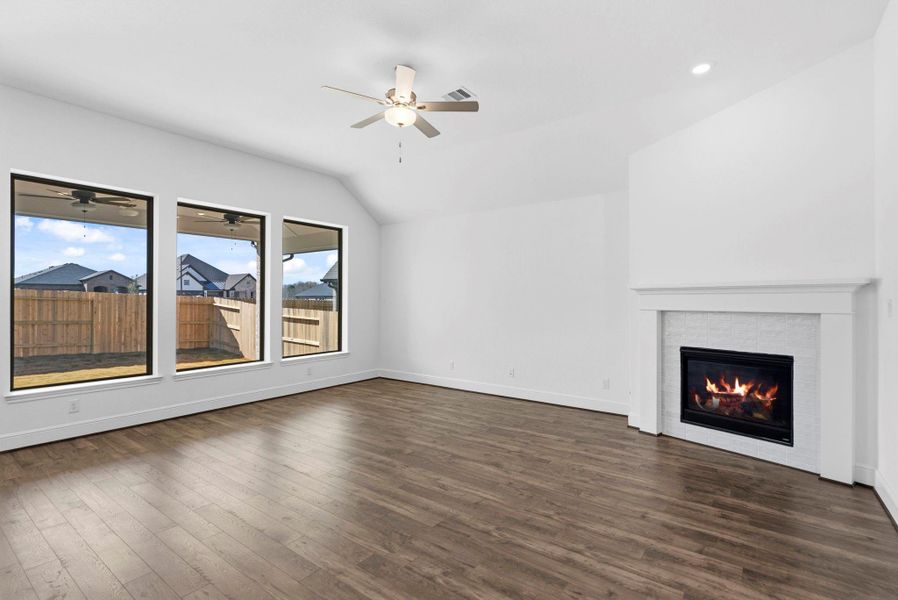 Spacious, unfurnished interior of a new home in Chambers Creek, Willis (Image 21).