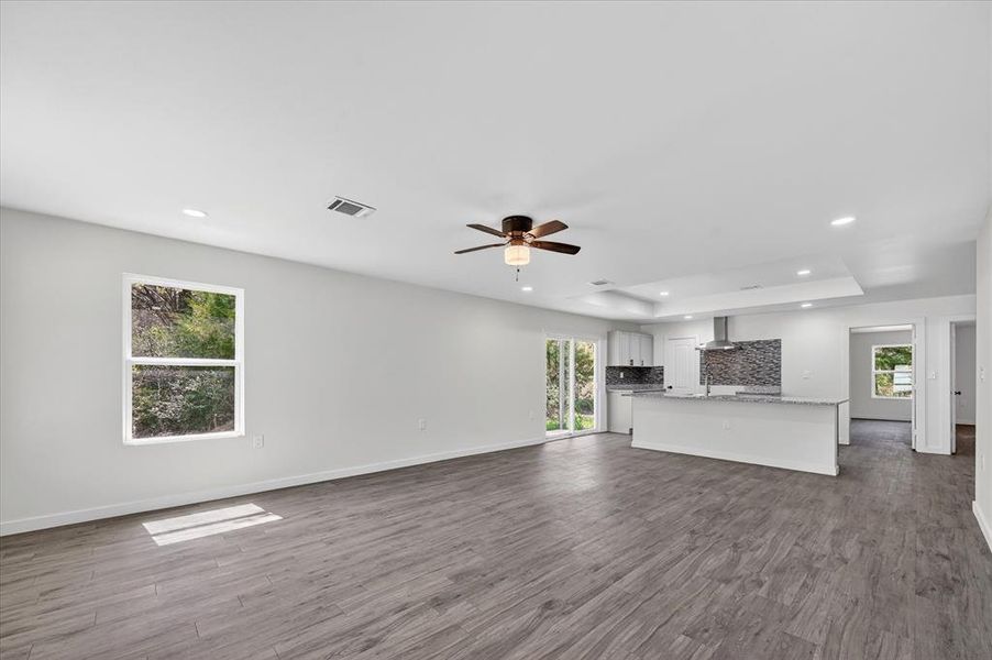 Spacious, unfurnished interior of a new home in , Mabank (Image 8).