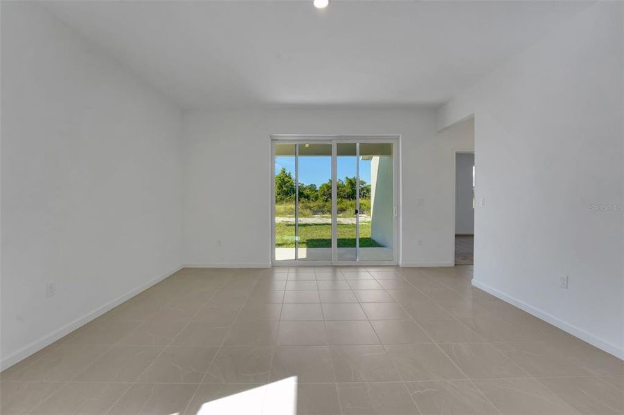 Spacious, unfurnished interior of a new home in Willowbrook North, Winter Haven (Image 31). Spacious, unfurnished interior of a new home in Willowbrook North, Winter Haven (Image 31).