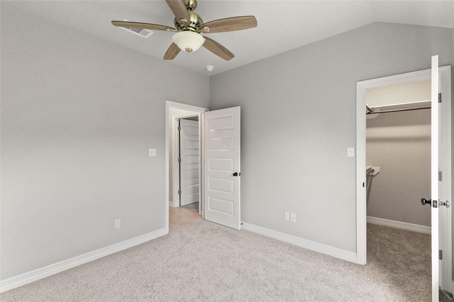 Spacious, unfurnished interior of a new home in , Sweeny (Image 16).