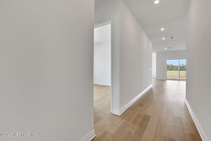 Spacious, unfurnished interior of a new home in Veranda Bay, Flagler Beach (Image 17).