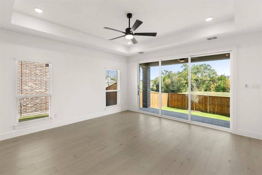 18. 12806 Meadow - Family (2) 18. 12806 Meadow - Family (2)